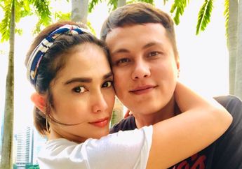 Sambil Nahan Ketawa, Andhika Pratama Bongkar Hadiah Ulang Tahun Pertamanya untuk Ussy Sulistiawaty