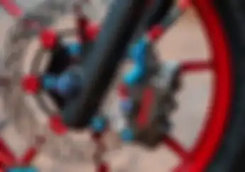 Asal Cuci Motor Gak Sampai Sela-sela Pelek, Efeknya Bikin Kantong Jebol