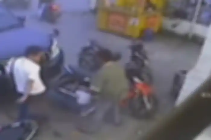Terungkap Identitas Sopir Mobil Mewah yang Hajar Pemotor di Minimarket, Pelaku Langsung Diburu Polisi
