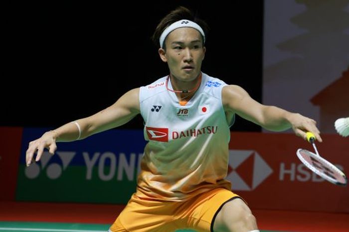 Kento Momota dipastikan tidak ikut diangkut oleh tim Jepang pada Sudirman Cup 2023.