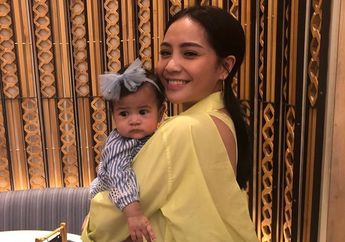 Nagita Slavina dengan Senang Hati Biarkan Alat Make Up Rp 900 Ribu Miliknya Diubek-ubek Ansara, Netizen yang Justru Dibikin Deg-degan: Astagfirullah Berdosa Banget Aku Lihat ini!