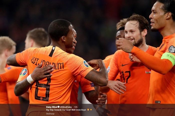 Virgil van Dijk merayakan kemenangan timnas Belanda atas Belarusia pada Minggu (13/10/2019).