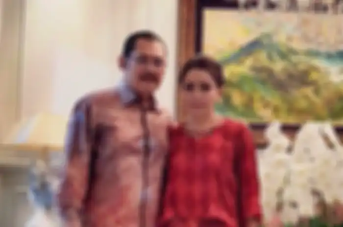 Gaya pesta Mayangsari dan suami