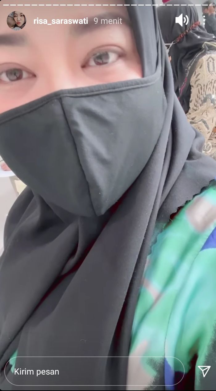 Risa Saraswati bersiap mendapat vaksin covid-19 di Rumah Sakit Khusus Ibu dan Anak di kawasan Kopo, Bandung, Jawa Barat, Kamis (14/1/2021).