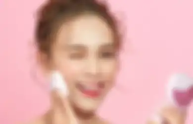 Tips Makeup Natural Anti Ribet Untuk Natal dan Tahun Baru