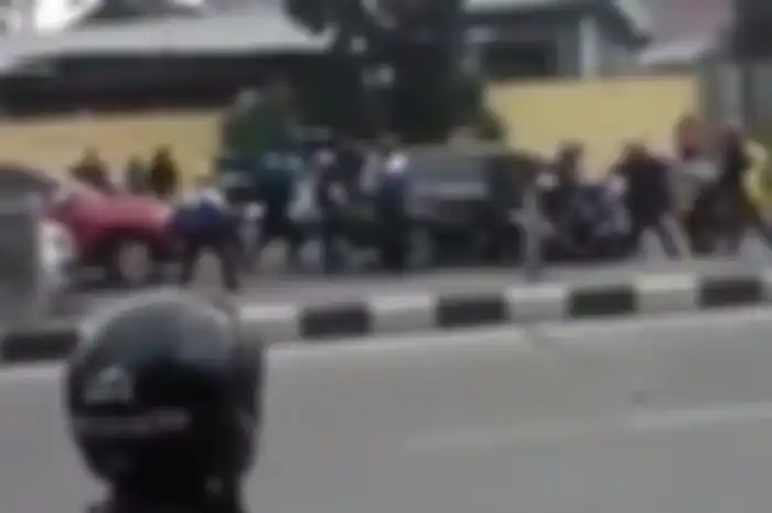 Keributan pecah di Cimahi antar dua club motor.