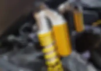 Tangguh Melibas Berbagai Medan, Segini Harga Sok Ohlins Skutik Adventure Honda ADV150