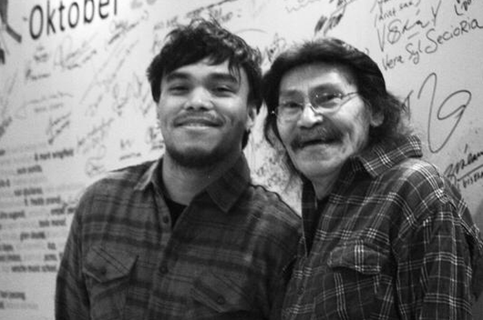 Barry Likumahuwa bersama mendiang sang Ayah, Benny Likumahuwa