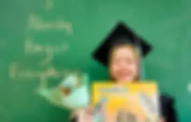 Tetangganya yang Nyinyir Auto Bungkam, Kisah Inspiratif Putri Seorang Sopir Angkot yang Berhasil Lulus Kuliah di Taiwan, Awalnya Dituding Jadi TKI