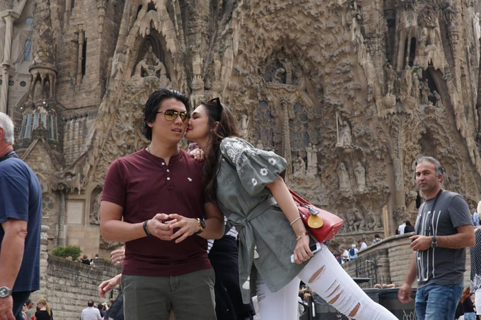 Potret mesra Luna Maya dan Reino Barack ketika masih berpacaran