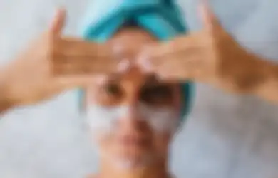 Apakah Boleh Wajah Berjerawat Pakai Sunscreen? Begini Penjelasan Ahli