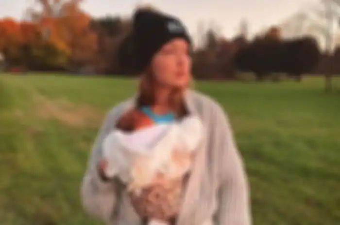 Gigi Hadid dan anak perempuanya
