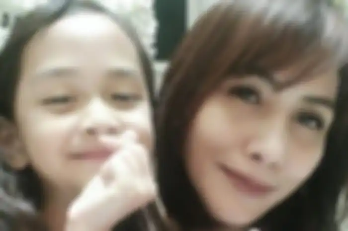 Wenny Ariani yang menolak tawaran tes DNA dari Rezky Aditya bikin murka netizen. Wajah Kekey disebut mirip almarhumah Vanessa Angel. 