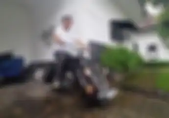 Keren, Pria Ini Sulap Suzuki Smash Jadi Motor Mini Berbodi Unik!