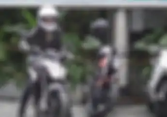Ngeri-ngeri Sedap, Artis Seksi Nikita Mirzani Pamer Moge Mahal, MV Agusta Brutale 800 RR