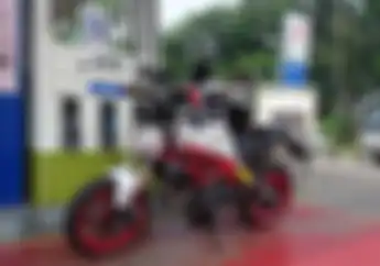 Jangan Sampai Terjadi Kebakaran Gara-gara Goyangkan Motor saat Isi Bensin