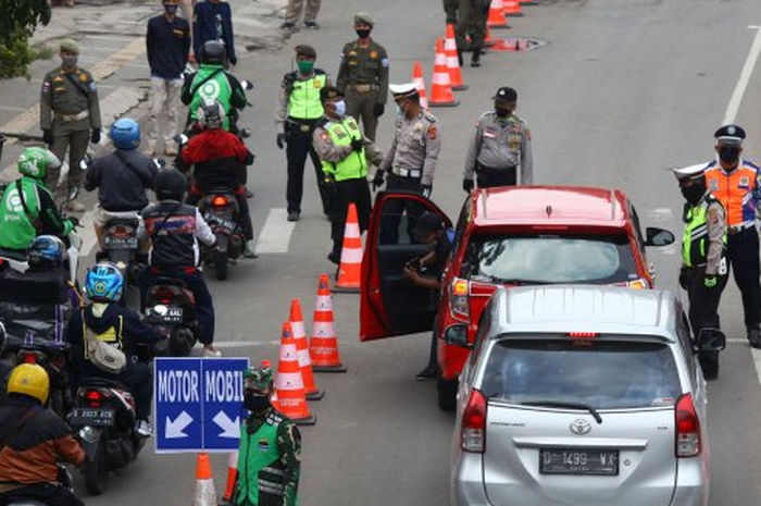 Ilustrasi pengecekan PSBB. Dishub DKI Sebut Warga Bodetabek yang Pengin ke Jakarta Hanya Perlu Tunjukkan Ini 