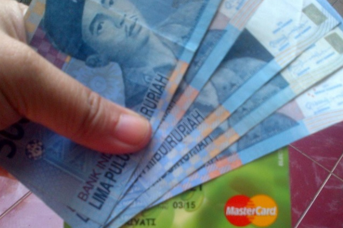 Sama-sama dapat BLT Rp 600 ribu, apa bedanya subsidi gaji pekerja dengan guru honorer?