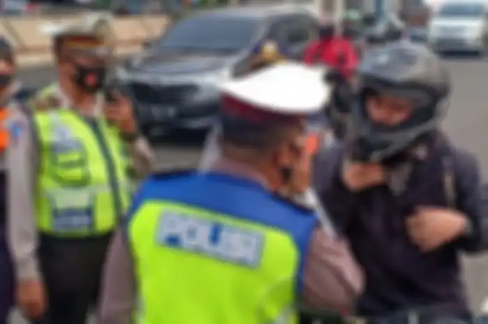 Hari ini razia gabungan resmi digelar, pemotor gak pakai masker bakal ditilang juga?