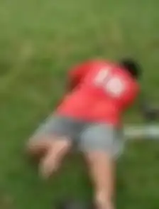 Potret Rizal jatuh tersungkur saat di bully.