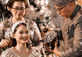  Baru Sebulan Menikah dengan Kekasihnya, Artis Cantik Ini Justru Galau karena Pisah dari Orangtua: Aku Keasikan Sama Suami