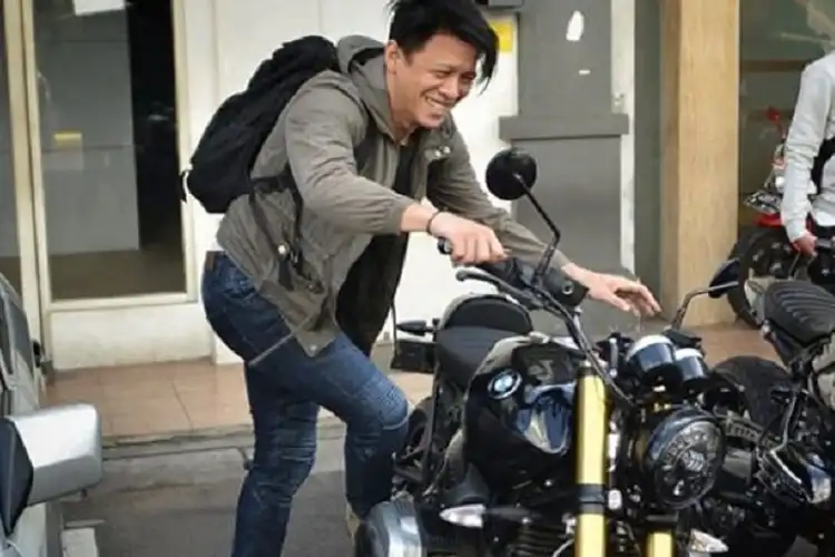  Koleksi Moge Sangar Ariel Noah Sampai Eddi Brokoli, Ini Motor Impian Tora Sudiro yang Belum Kesampaian