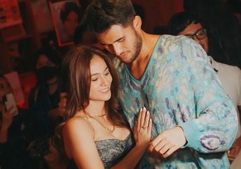 Wulan Guritno Lakukan Hal Ini Bareng Pacar Brondong Saat Liburan ke Italia, Gading Marten Auto Ngeledek: Manja!