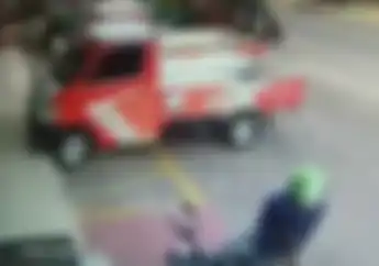 Ngeri, Maling Motor Nekat Beraksi di Depan Dealer, Todongkan Pistol Pemilik Langsung Mundur