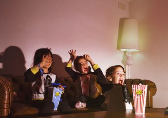 Remaja Pembunuh Bocah 5 Tahun di Sawah Besar Mengaku Suka Film Horor, Ini Dampak Buruk Film Horor Bagi Anak, Salah Satunya Jadi Sulit Bedakan Kenyataan dengan Film