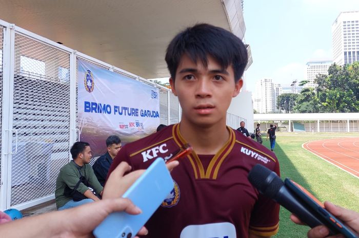 Pemain timnas U-16 Indonesia, Ji Da-bin, saat memberi keterangan kepada awak media di Stadion Madya, Senayan, Jakarta, Kamis (1/6/2023).