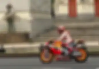 Dengan Cara Unik, Marc Marquez Bikin Warga Thailand Histeris Sekampung, Lihat Videonya..