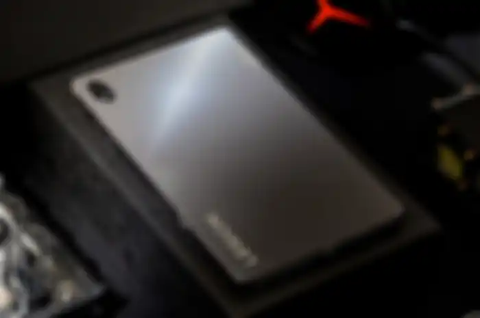 Lenovo Legion Y700