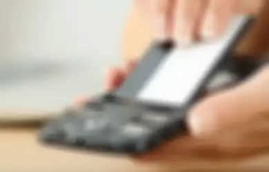 Uni Eropa Ingin Kembalikan Baterai Removable di HP Android dan iOS