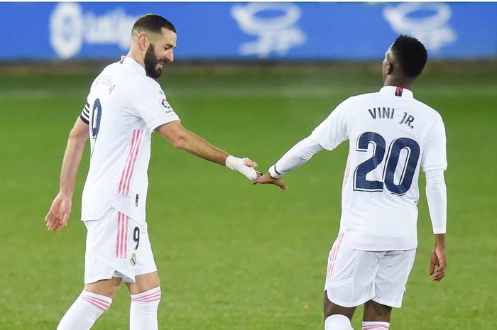  Karim Benzema dan Vinicius Junior diturunkan sejak menit awal menghadapi Real Mallorca untuk menjaga tren positif Real Madrid di Liga Spanyol. 