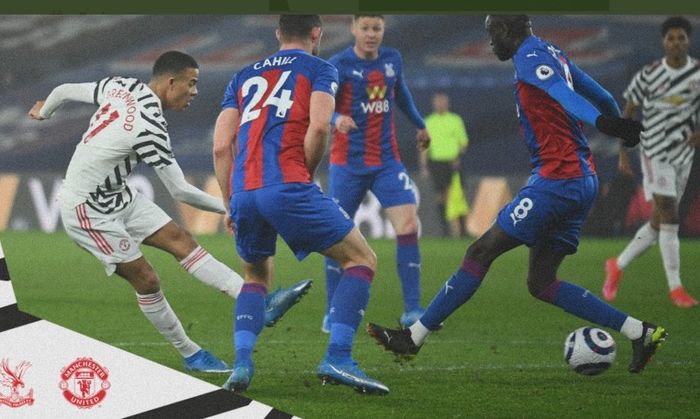 Penyerang Manchester United, Mason Greenwood, melepaskan tembakan dalam laga Liga Inggris kontra Crystal Palace di Stadion Selhurst Park, Rabu (3/3/2021).