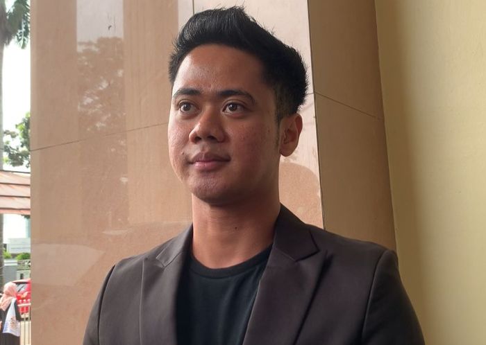 Raka Danira, kuasa hukum Eza Gionino&nbsp;di Pengadilan Agama Cibinong pada Senin (27/10/2025).