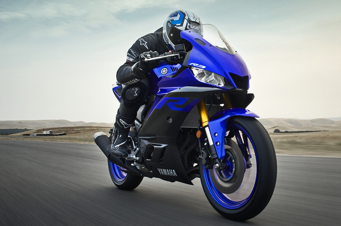 Yamaha R25 terbaru punya bagian depan sporty