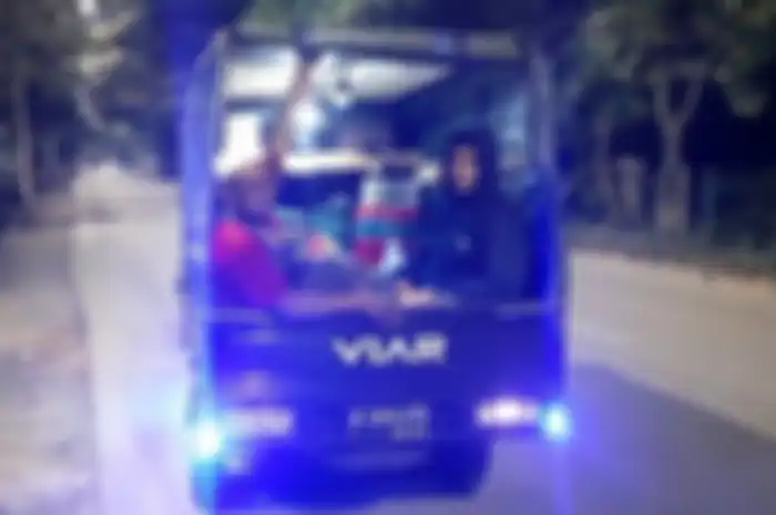 Sekeluarga mudik naik motor gerobak ke Pemalang. Cuma modal bensin Rp 200 ribuan aja!