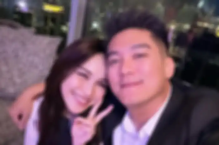 Momen Mesra Boy William dan Ayu Ting Ting Terekam Kamera