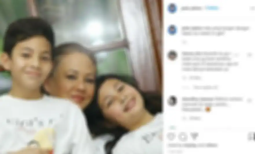 Halimah bersama dua cucunya