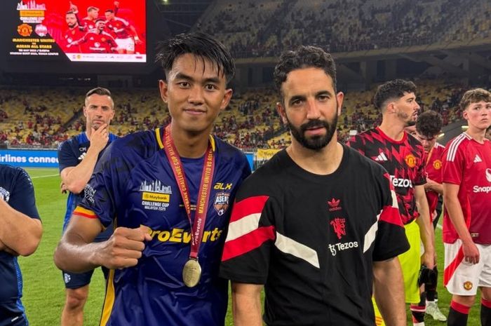 Pemain Persib Bandung, Kakang Rudianto dan pelatih Manchester United, Ruben Amorin, Rabu (28/5/2025).