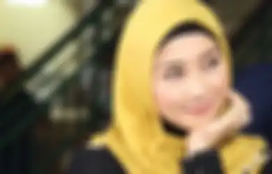 Kecantikannya Tak Pernah Luntur, Potret Jadul Desy Ratnasari dengan Rambut Pendek dan Make Up Natural Sebagai Ciri Khasnya Sukses Buat Publik Bernostalgia Masa Kejayaannya
