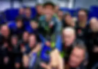 Penampakan Michele Gadda, Saat Valentino Rossi Wefie Bareng Timnya