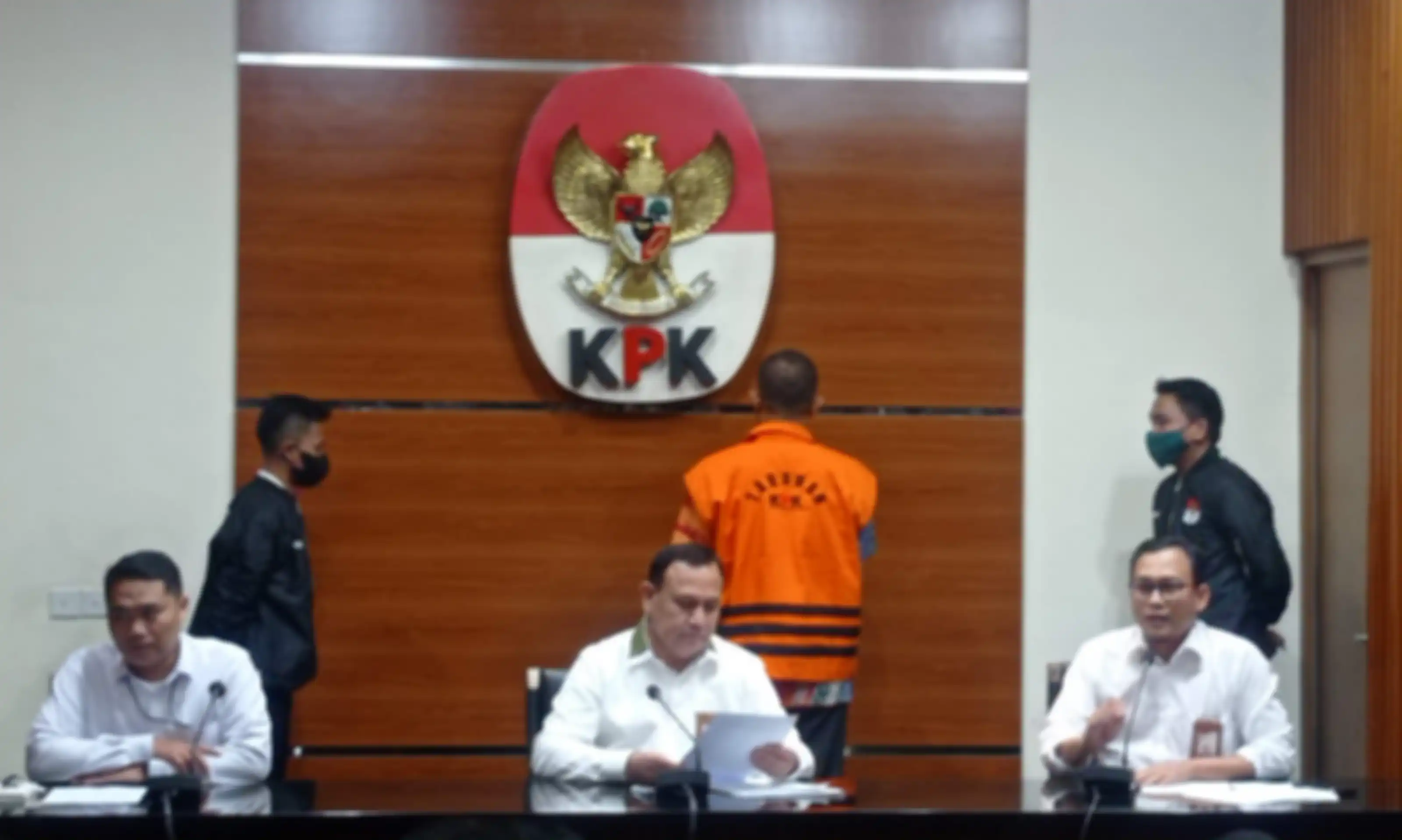 Rafael Alun Trisambodo resmi menjadi tahanan KPK setelah ditetapkan sebagai tersangka kasus dugaan gratifikasi, Senin (3/4/2023).