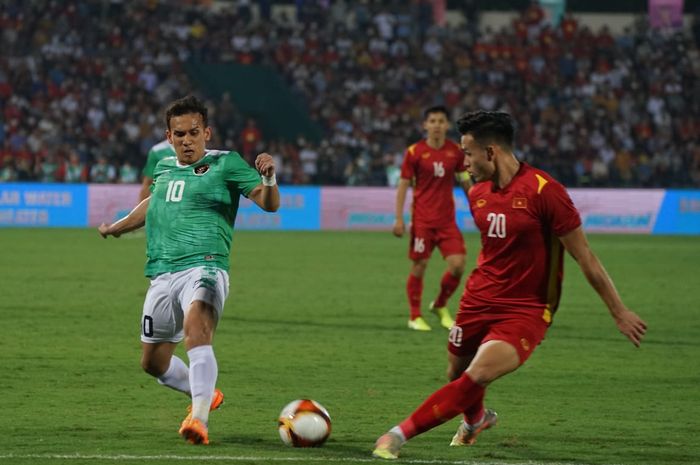 Penyerang timnas U-23 Indonesia, Egy Maulana Vikri, dalam laga melawan Vietnam di SEA Games 2021, Jumat (6/5/2022) di Stadion Viet Tri, Phu Tho.