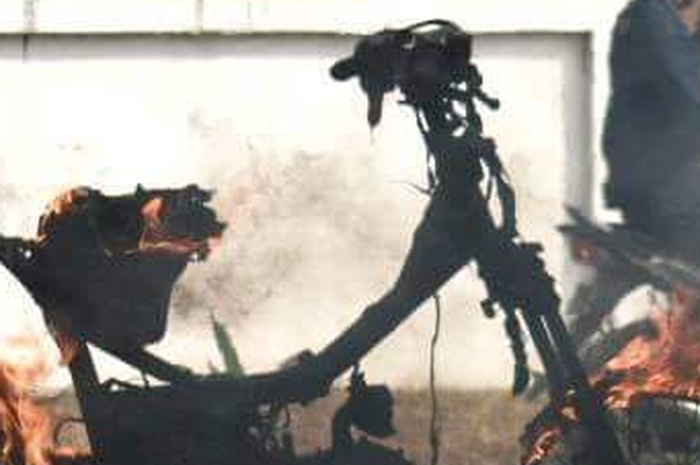 Motor Smash Terbakar
