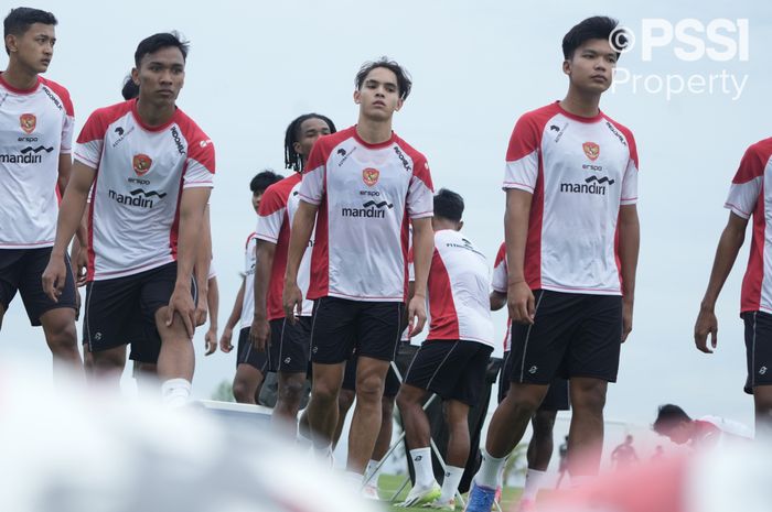 Victor Dethan dalam sesi latihan Timnas Indonesia pada 2 Desember 2024 di Bali