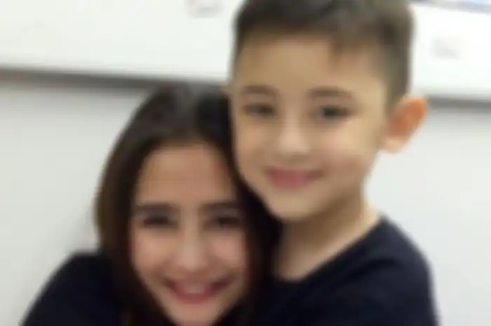 Prilly Latuconsina dan Matthew White