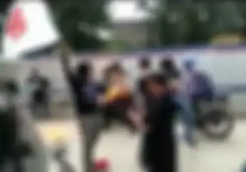 Sedih Lihatnya, Kanit Sabhara Nyaris Terbakar Hidup-hidup Bubarkan Demo, Pemotor Ketakutan