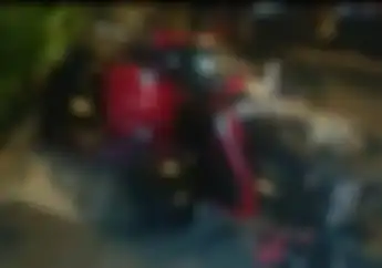 Pengendara Terpental Jauh dan Kritis, Honda CBR150 Hancur Tabrak NMAX di Bekasi, Darah Berceceran